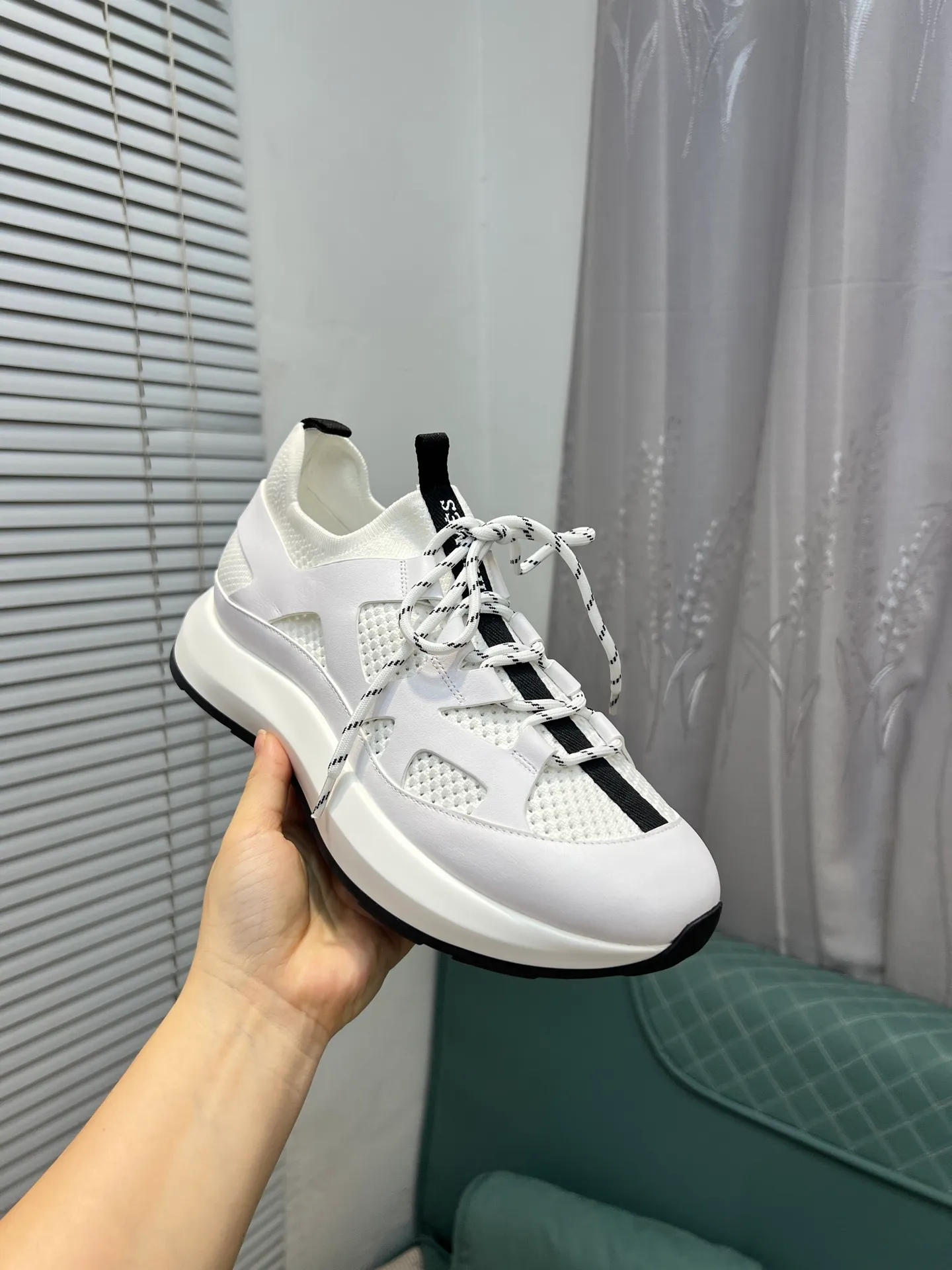 💰¥720 HERMES Men’s rest sneakers! -High-end quality original casual sports shoes -Upper: high nappa calfskin, forging technology, knitted fabric, shoe brand webbing, injection molded brand logo -Inner: foot pad; water-dyed cowhide -Outsole: ultra-light TPU·rubber; two-color molded outsole -Ultra-high quality control·fine workmanship: highlighted (high-end·luxury·grade) Size: 38-44 (45 46 customized)